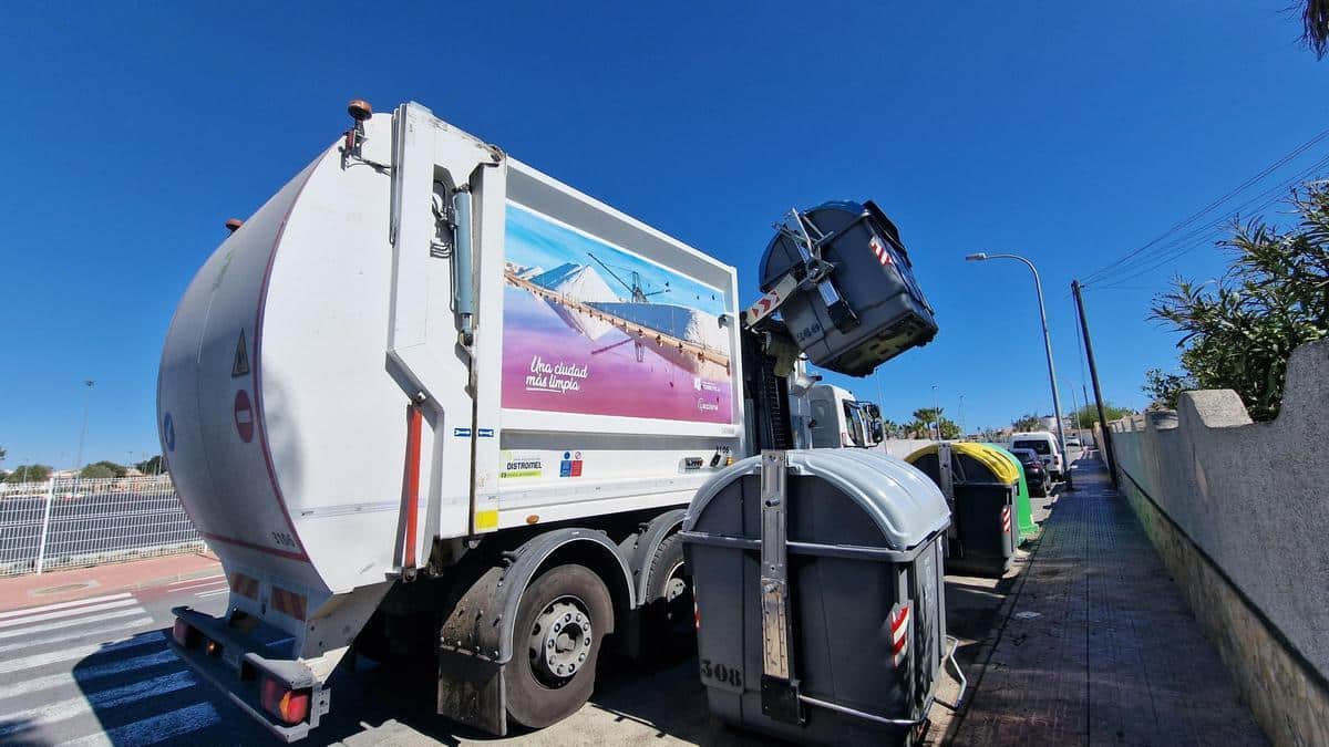 Polémica mientras Torrevieja aprueba la subida del impuesto sobre los residuos