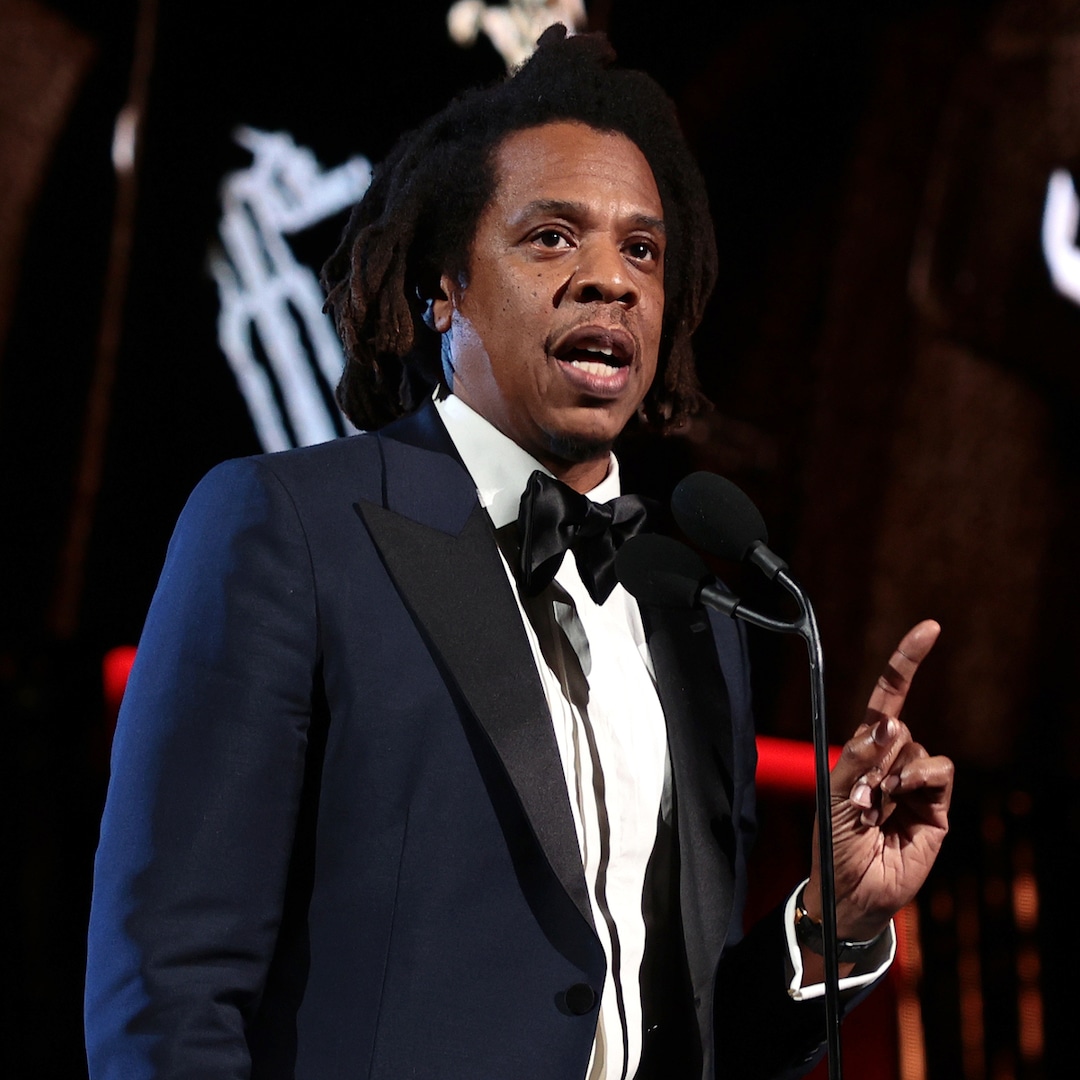 Jay-Z habla después de que su acusador de violación abordara acusaciones inconsistentes