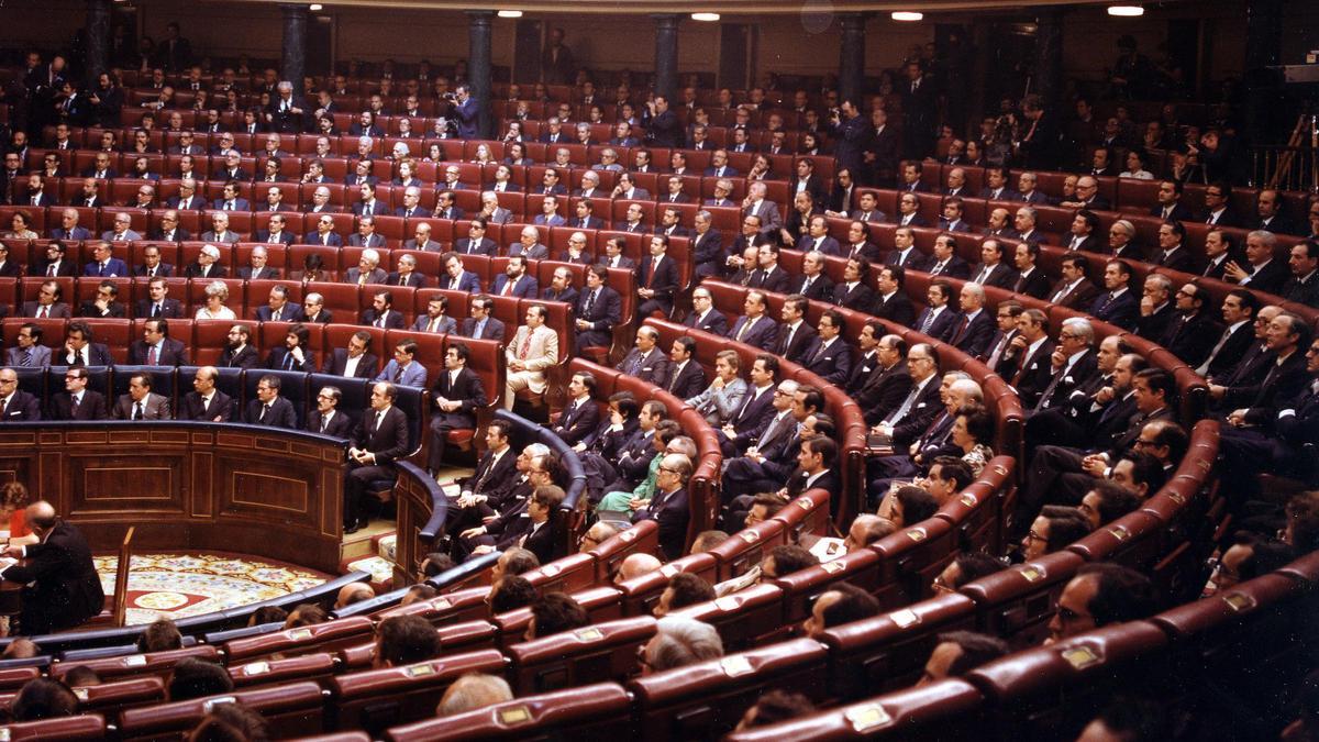 de socializar el suelo al mercado sin control