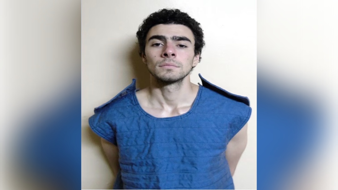 Luigi Mangione, graduado de la Ivy League, acusado oficialmente de asesinato en primer grado en la muerte a tiros del director ejecutivo de UnitedHealthcare | El experto en puerta de enlace