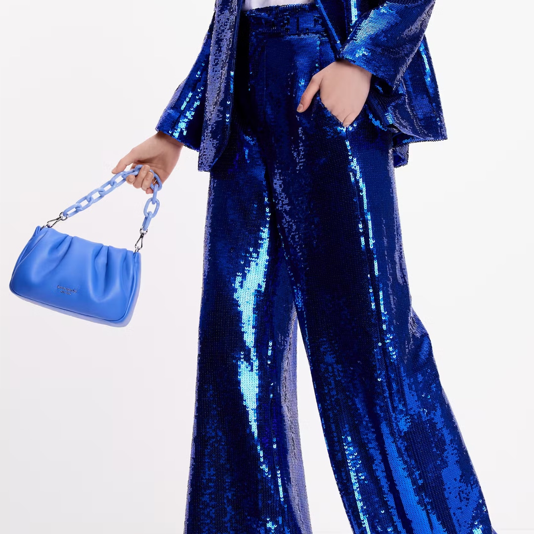 Bolsos de , muñequeras de  y más