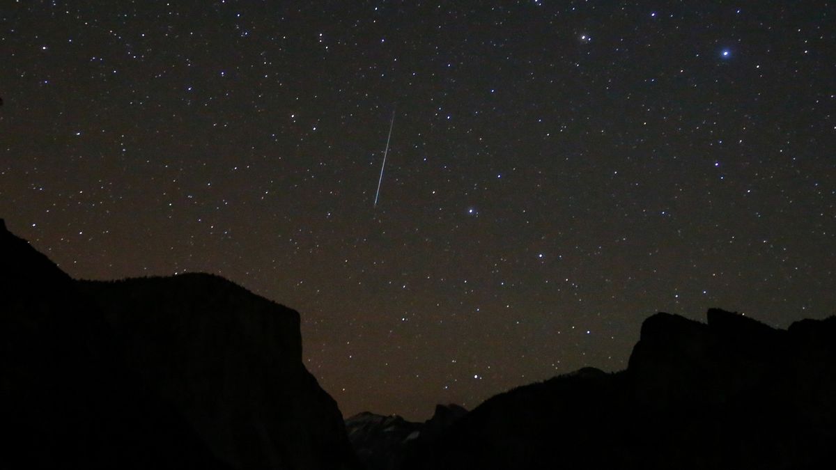 La lluvia de meteoritos Gemínidas alcanza su punto máximo el 13 de diciembre junto con una luna brillante. He aquí cómo verlo