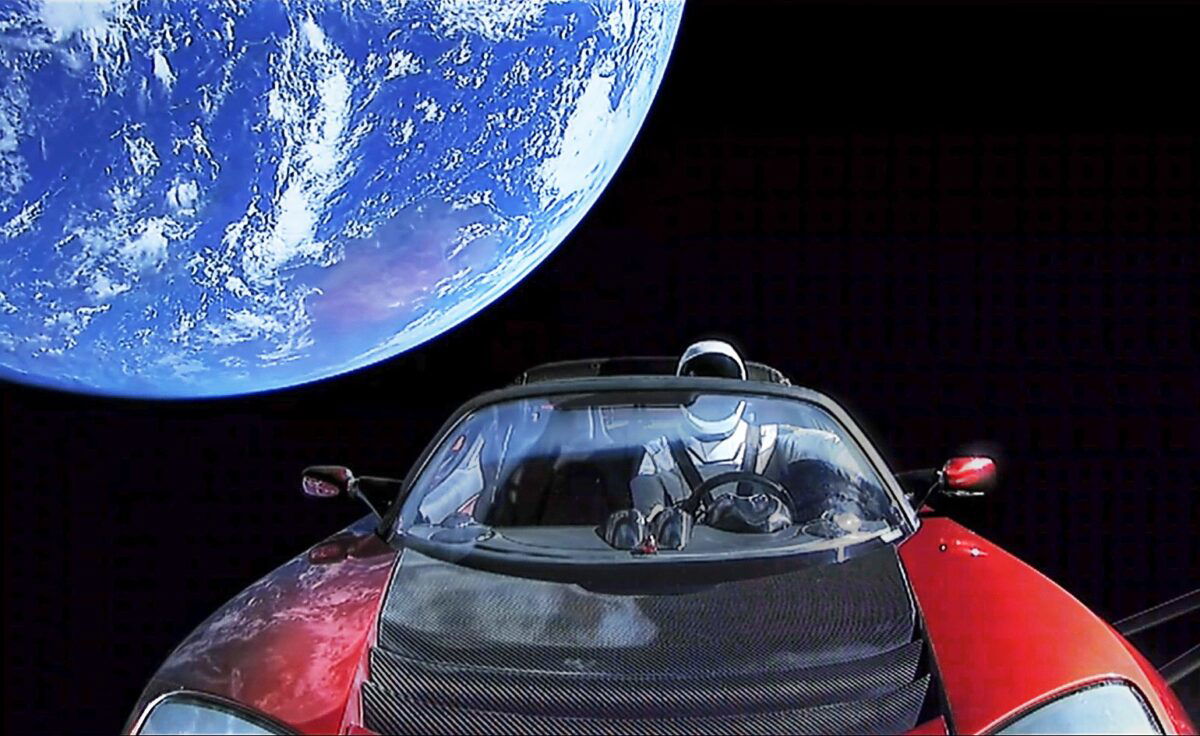 Cómo se confundió un coche Tesla con un asteroide « Euro Weekly News