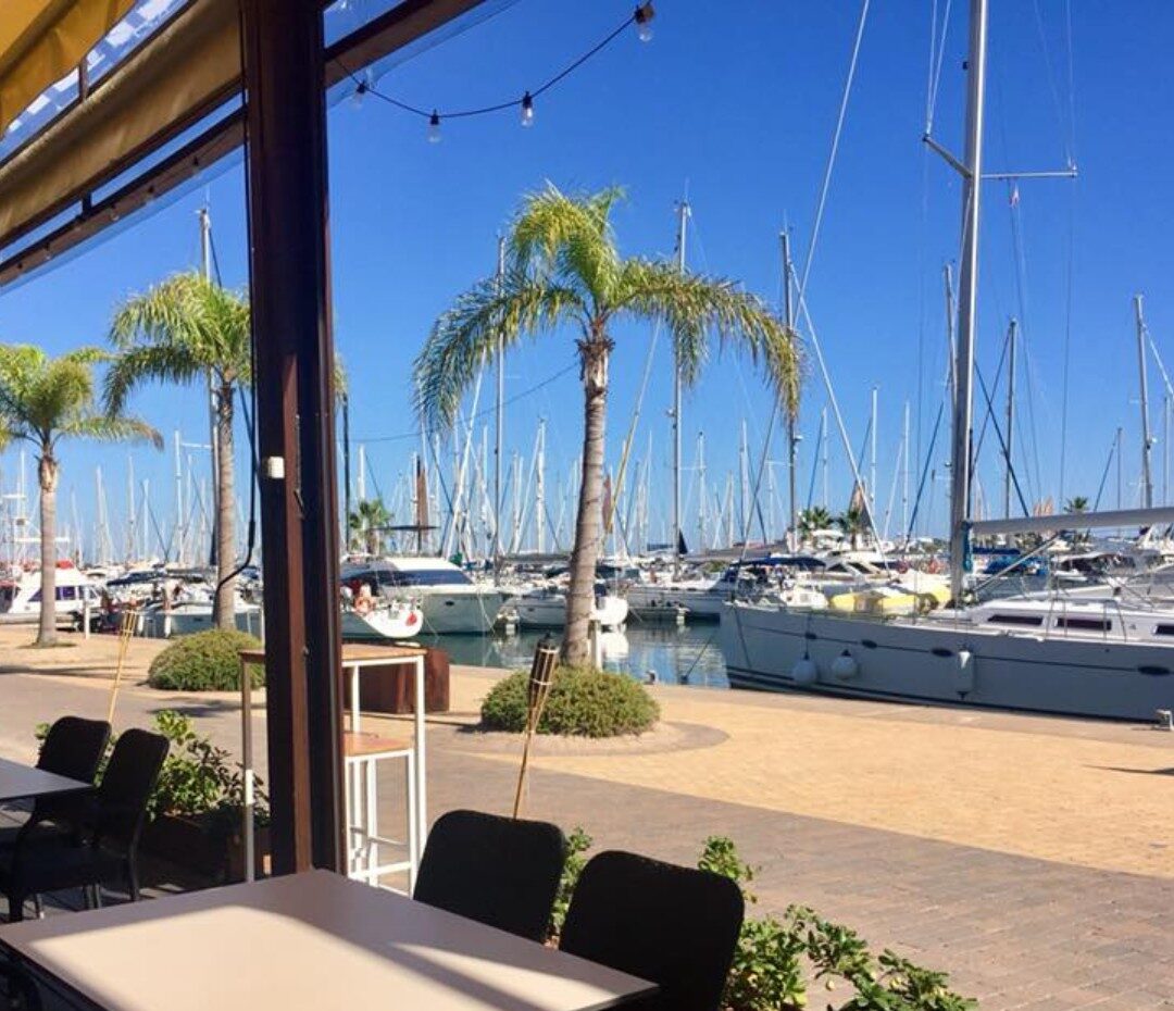 Vistas al puerto deportivo y comida fantástica « Euro Weekly News