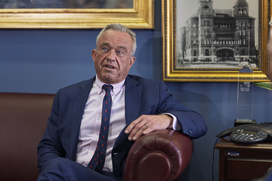 Más de 17.000 médicos advierten al Senado: RFK Jr. es “activamente peligroso”