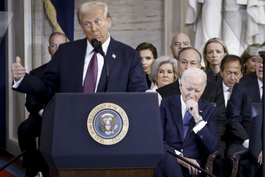 Los republicanos vuelven a hacerse los tontos, mientras Trump hace lo imperdonable