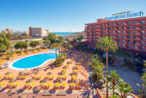 Los apartamentos turísticos superan ahora en número de camas de hotel en Málaga tres a uno mientras España no logra lidiar con los alquileres sin licencia