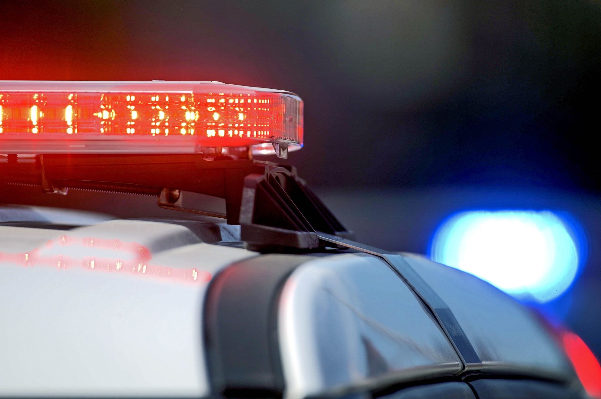 Hombre mata al bebé arcoíris de su esposa embarazada por celos de paternidad