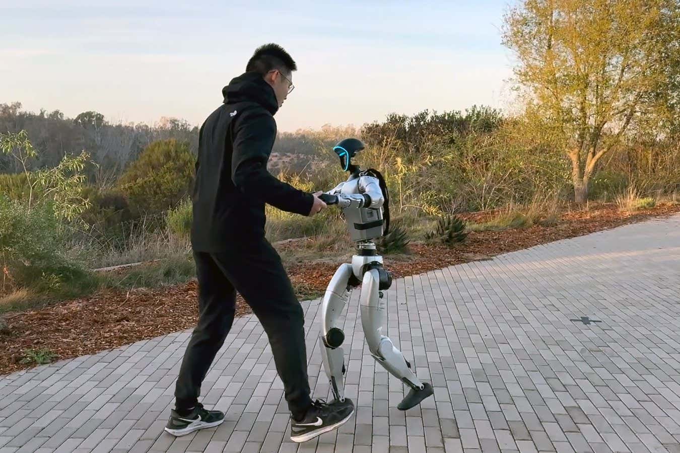 Un robot humanoide aprende a bailar un vals imitando los movimientos de las personas