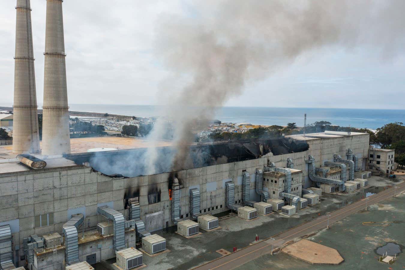 El incendio en la instalación de baterías más grande del mundo es un revés para la energía limpia