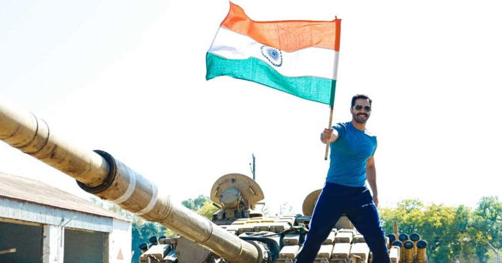 Varun Dhawan se burla de Border 2 en el Día de la República