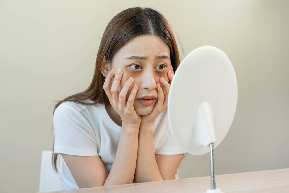 Por qué tenemos círculos oscuros debajo de nuestros ojos y cómo tratarlos