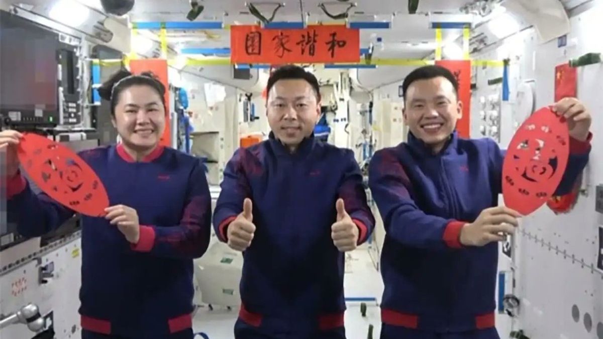¡Feliz año nuevo lunar 2025! Los astronautas chinos envían un saludo del año de la serpiente desde la estación espacial de Tiangong (video)