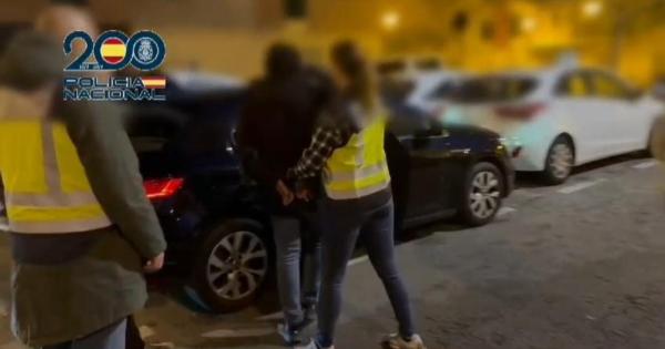 Detenido por amenazas de distribuir imágenes íntimas