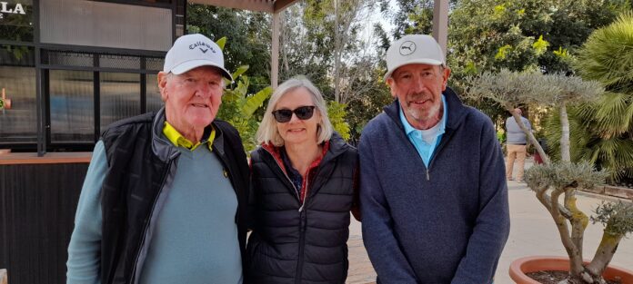 El club de golf Inbetweeners en casa