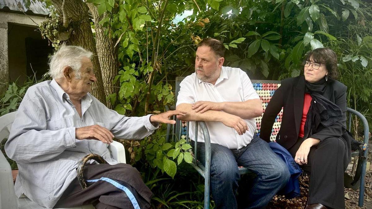 JUNQUERAS Y RIBA SE REÚNEN CON PEPE MUJICA Y ASISTIRÁN A LA TOMA DE POSESION DE ORSI EN URUGUAY