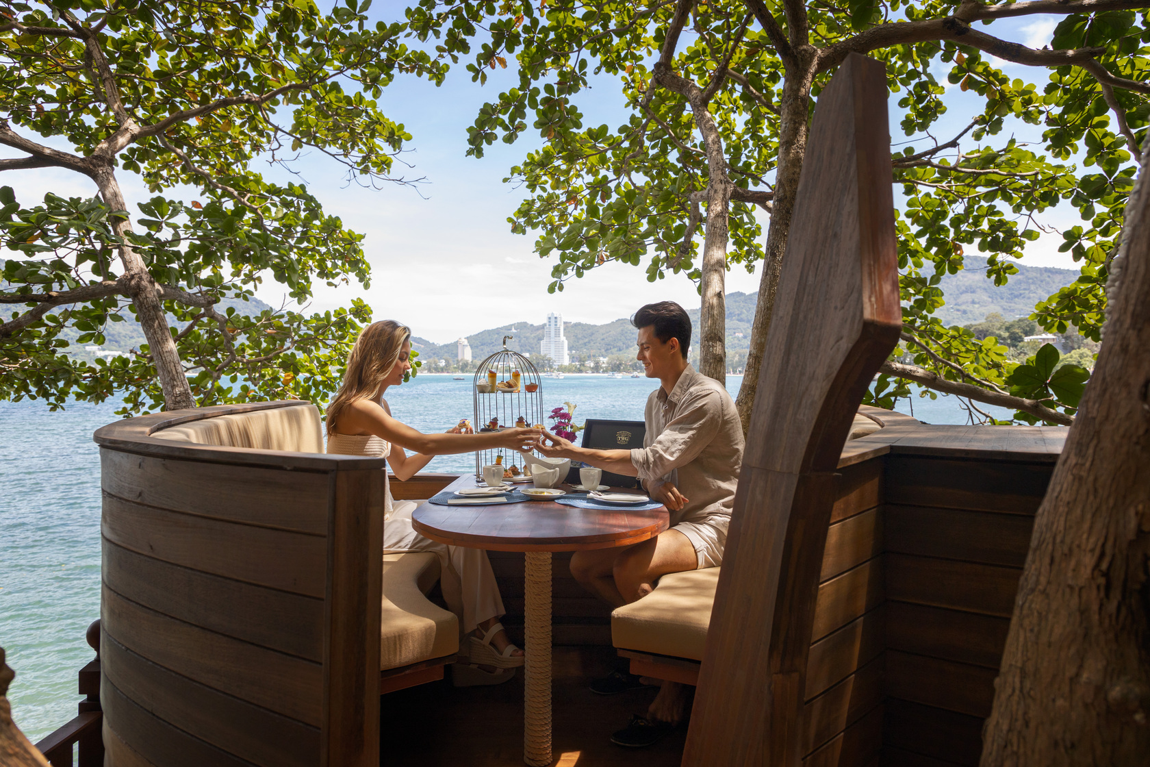 Celebre el Día de San Valentín con romance y refinamiento en Amari Phuket y Amari Vogue Krabi