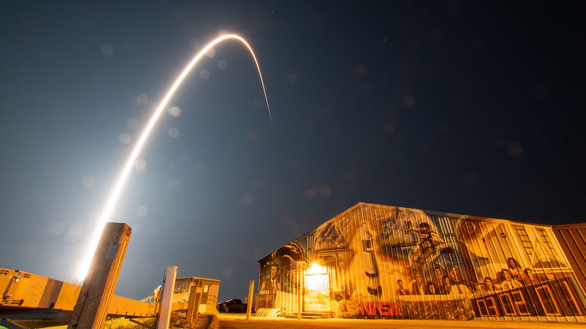SpaceX Rocket lanza privado lunar lander y ‘sendelblazer’ de la NASA para buscar agua lunar