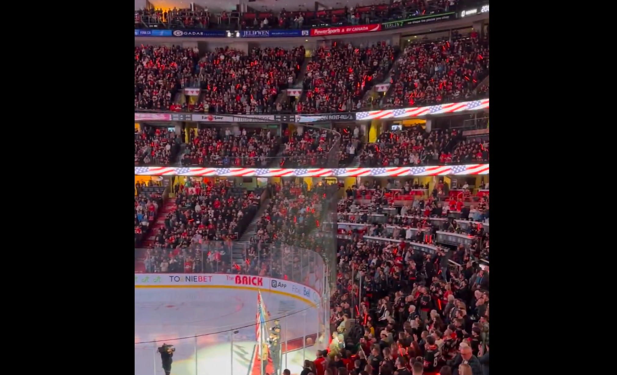 Los canadienses desencadenados por las tarifas de Trump Boo ‘Star-Spangled Banner’ en Blockbuster NHL Game (Video) | El experto de la puerta de entrada