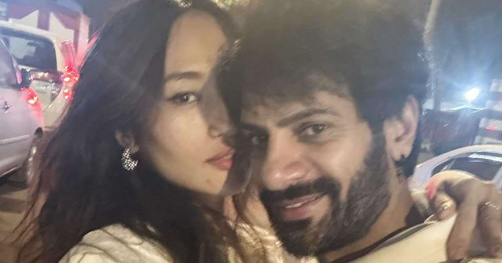Karan Veer Mehra y Chum Darang hacen que su relación sea oficial