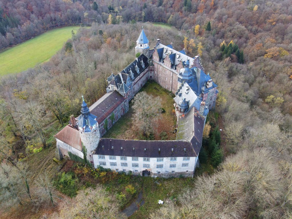 Castillo de Rammelburg como una posible residencia para Elon Musk – Invitación para visitar