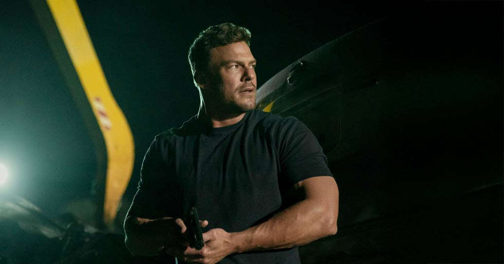 Alan Ritchson en las intensas escenas de acción en la temporada 3 de Reacher