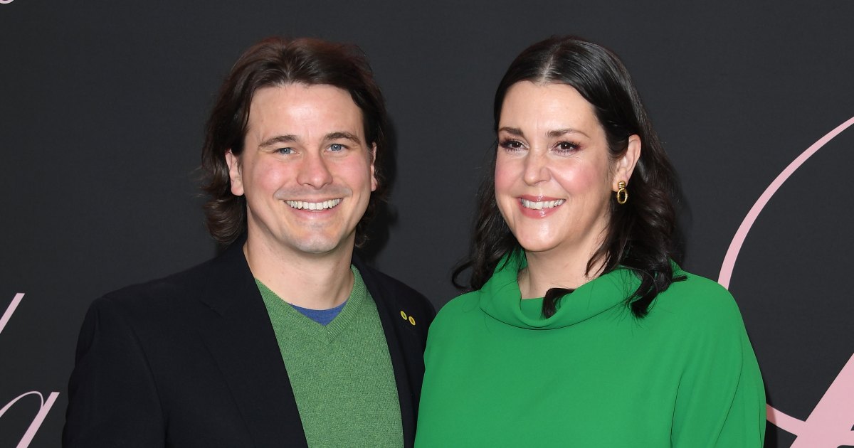¿Quién es la esposa de Jason Ritter? Conoce a su cónyuge Melanie Lynskey