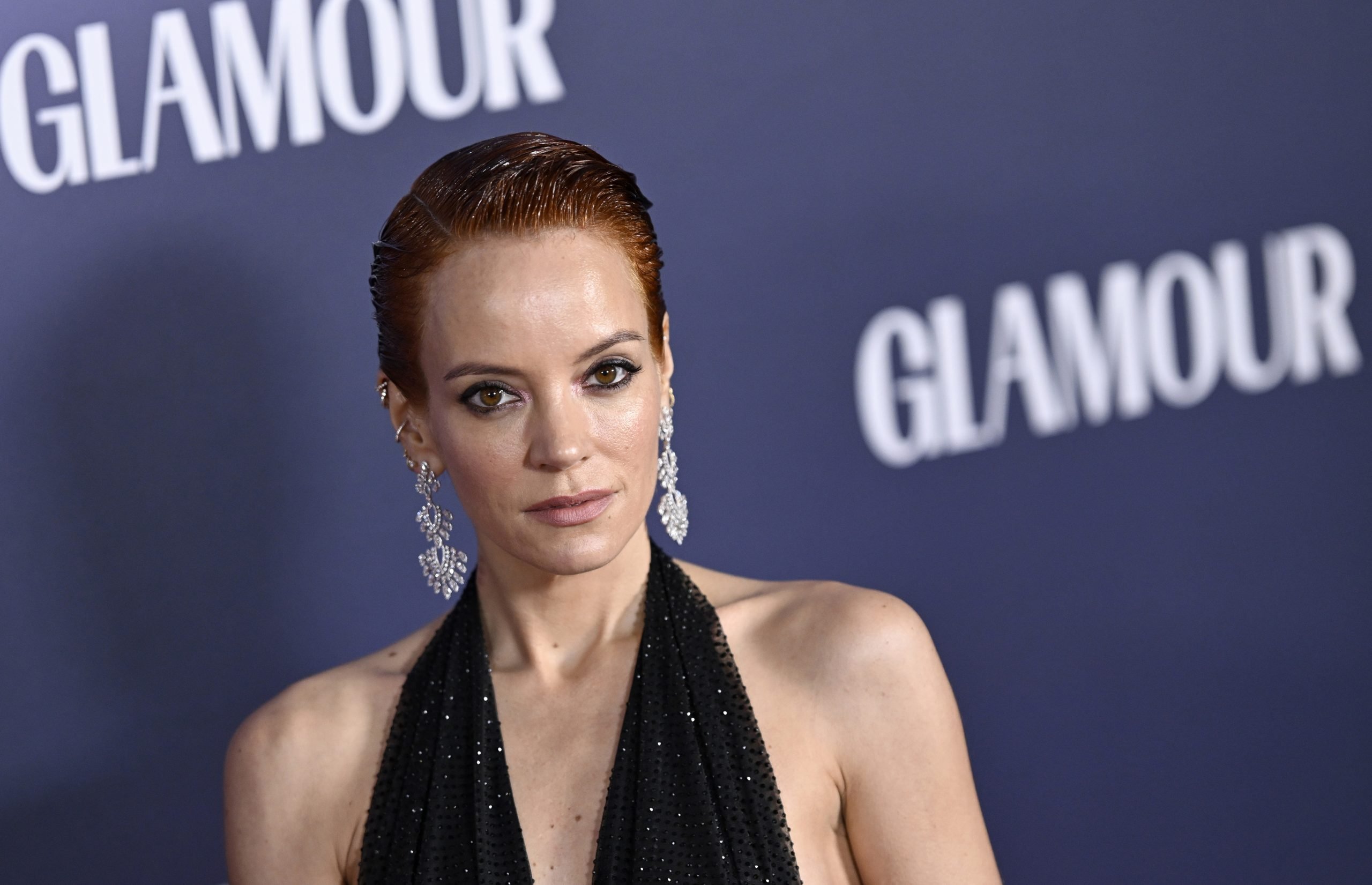 Lily Allen comparte la primera foto de los implantes mamarios después de la separación de David Harbor