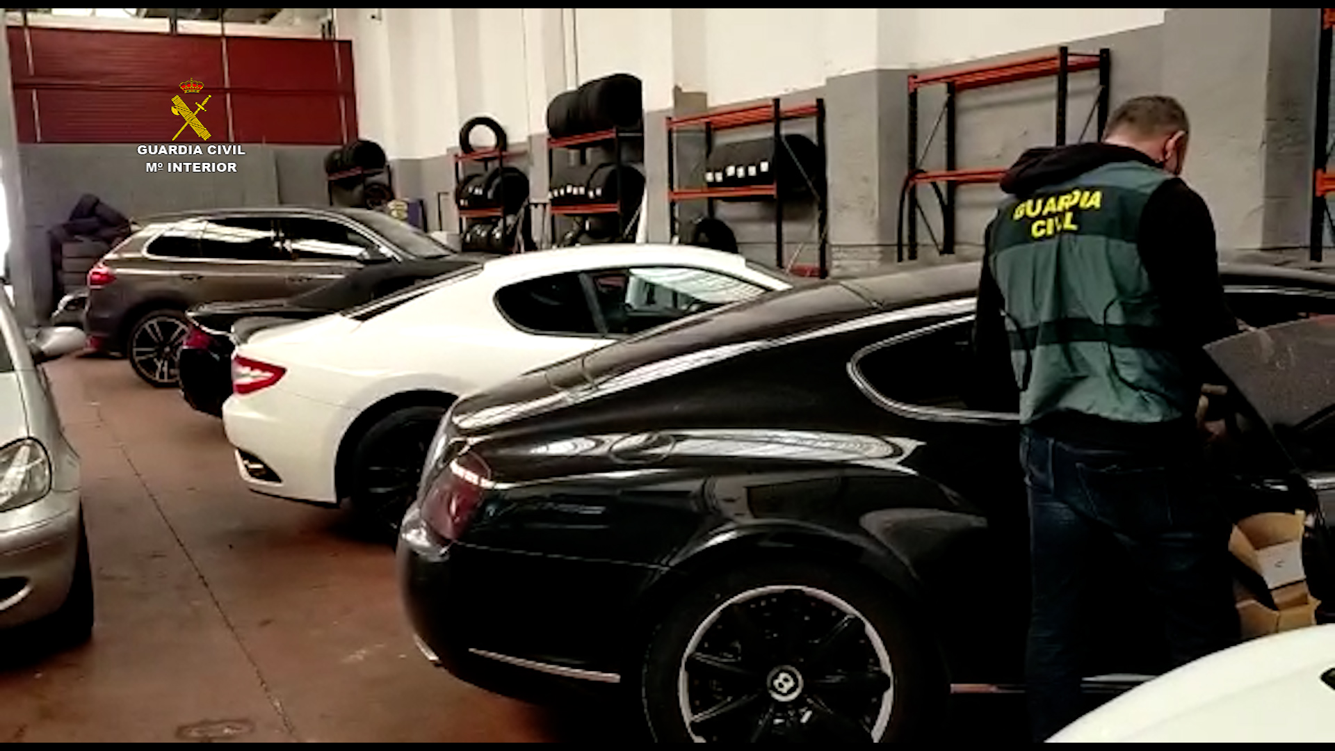 Aquí le mostramos cómo recoger un automóvil de lujo por solo un euro: ¿la captura? Han sido confiscados en la guerra de España contra los narcos