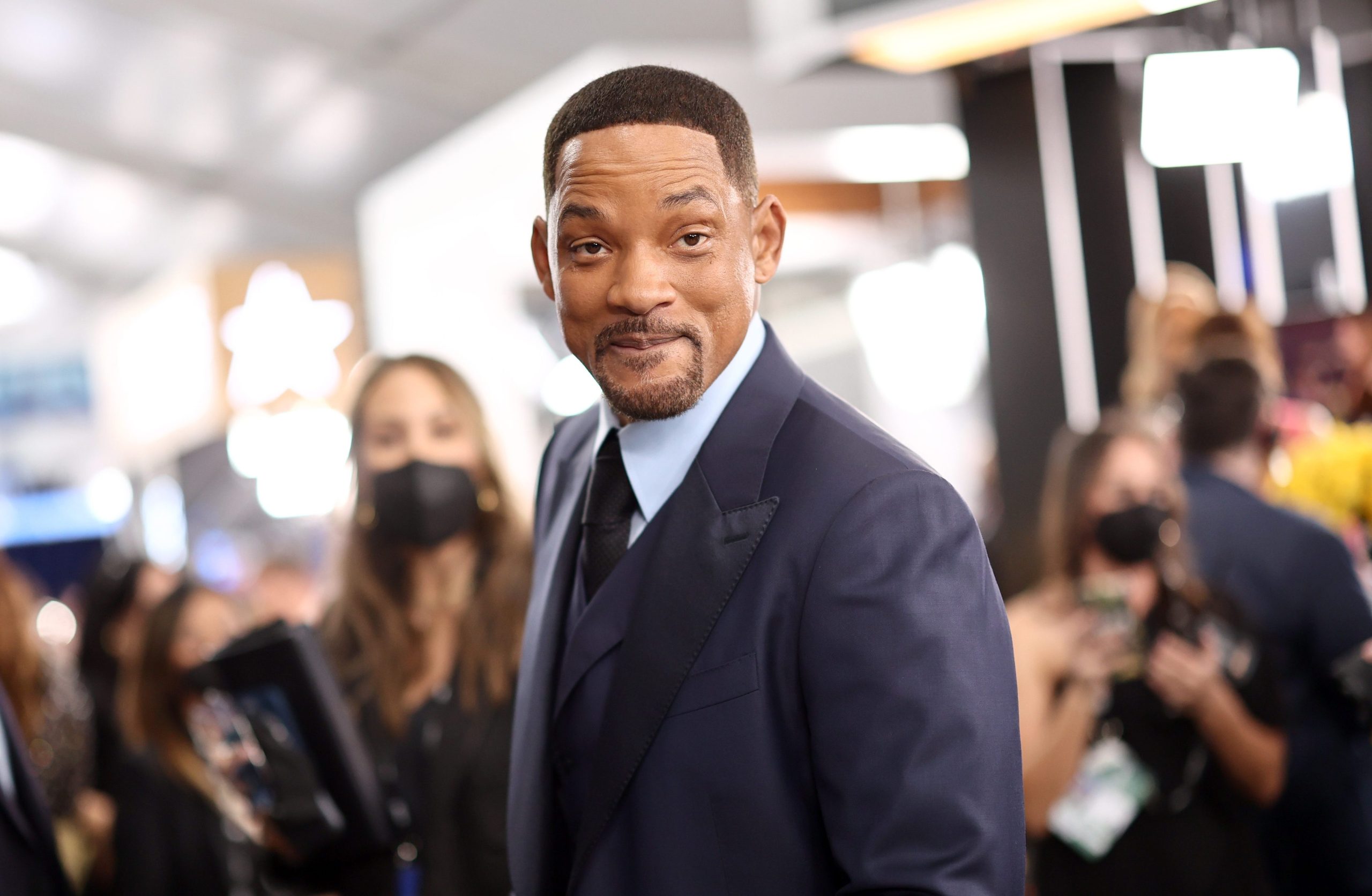 Will Smith menciona a los Oscar Slap, matrimonio “complicado” en la canción