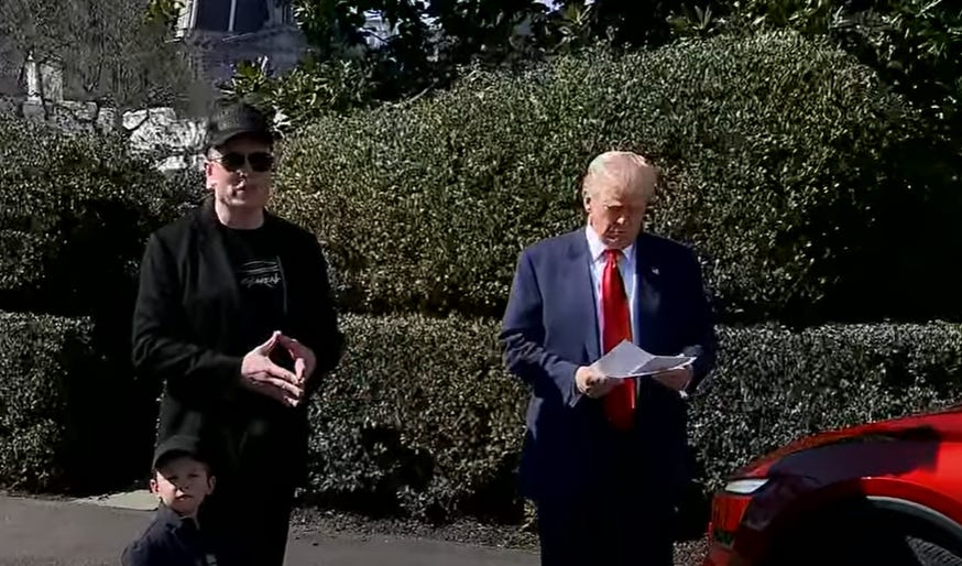 Trump rompió la lectura del argumento de venta de Tesla en la Casa Blanca
