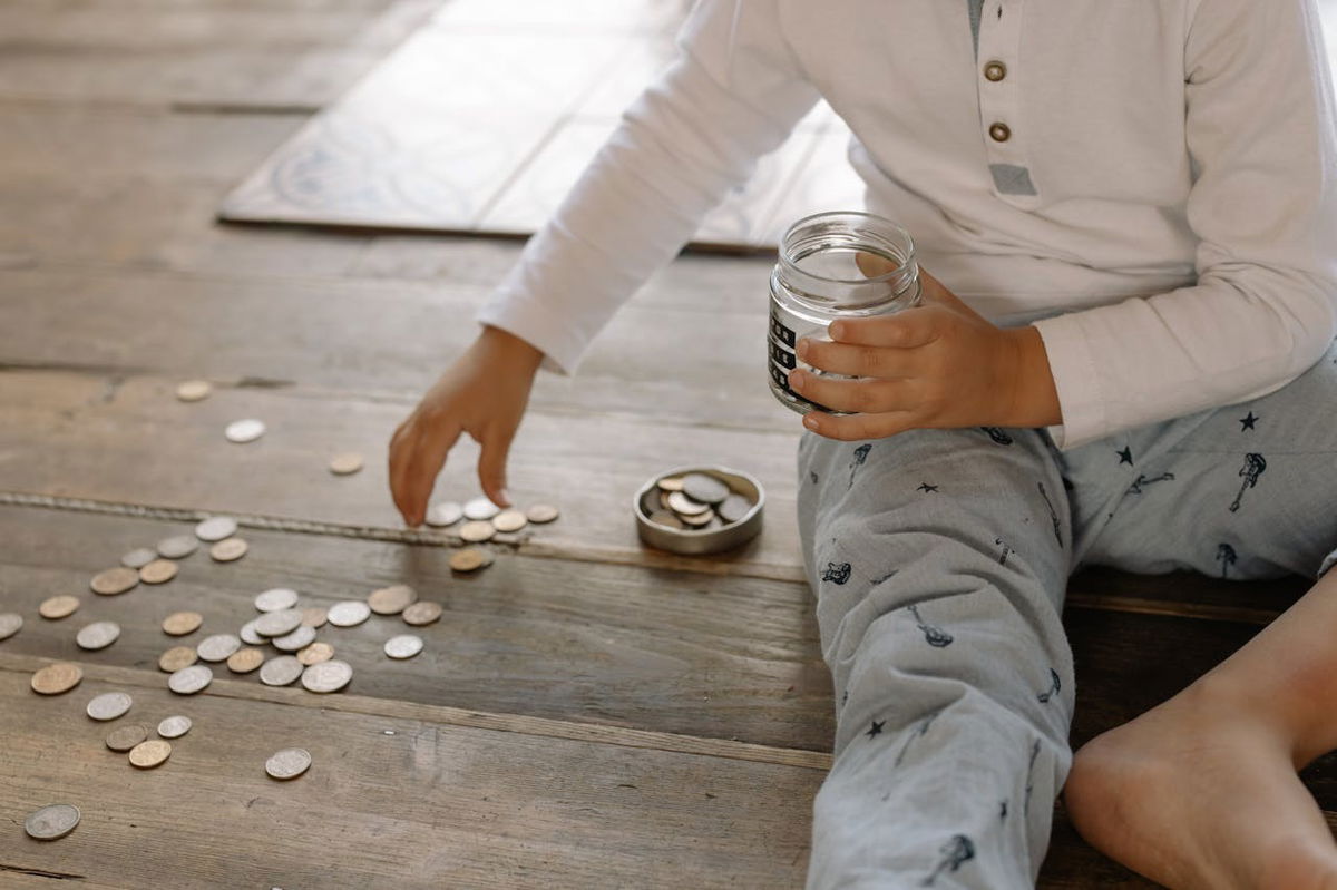El experto en crédito insta a los padres a enseñar finanzas «Euro Weekly News