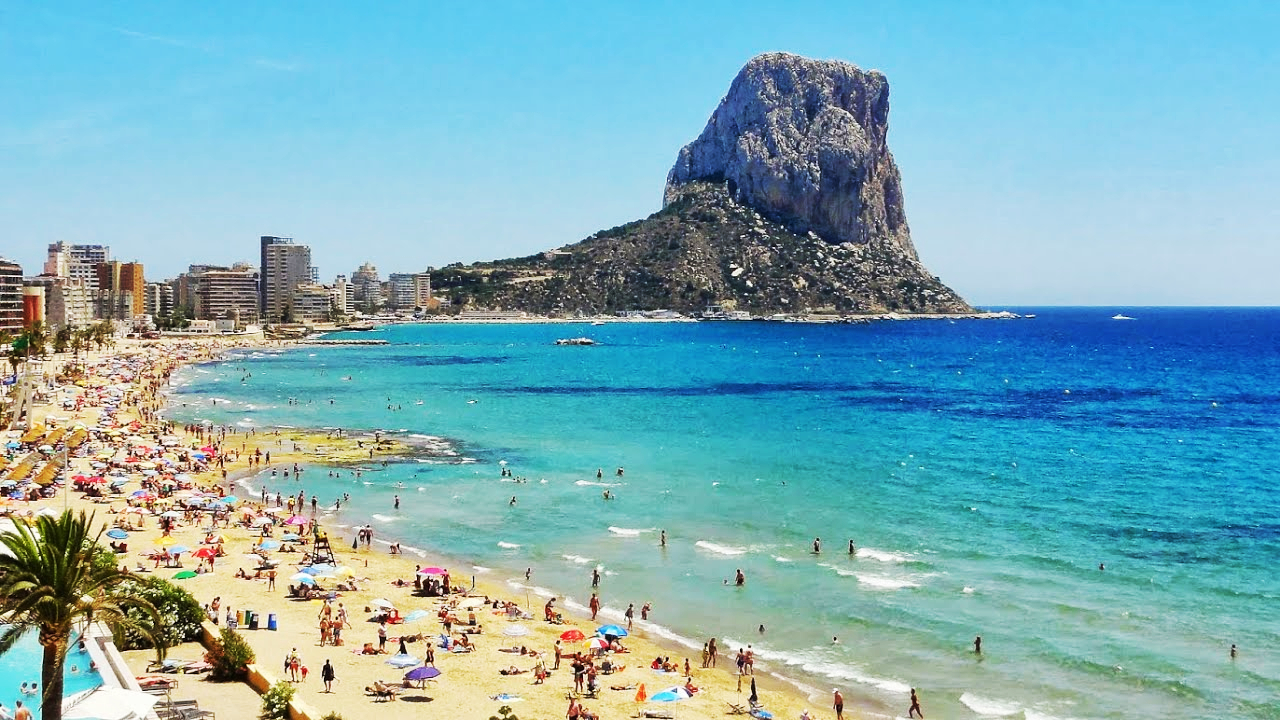 Debe visitar: Esta ciudad Alicante amada por los británicos tiene playas para rivalizar con el Río de Janeiro de Brasil