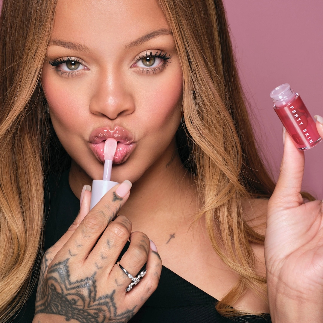 Obtenga un 50% de descuento en Fenty Beauty de Rihanna Lip Gloss y más