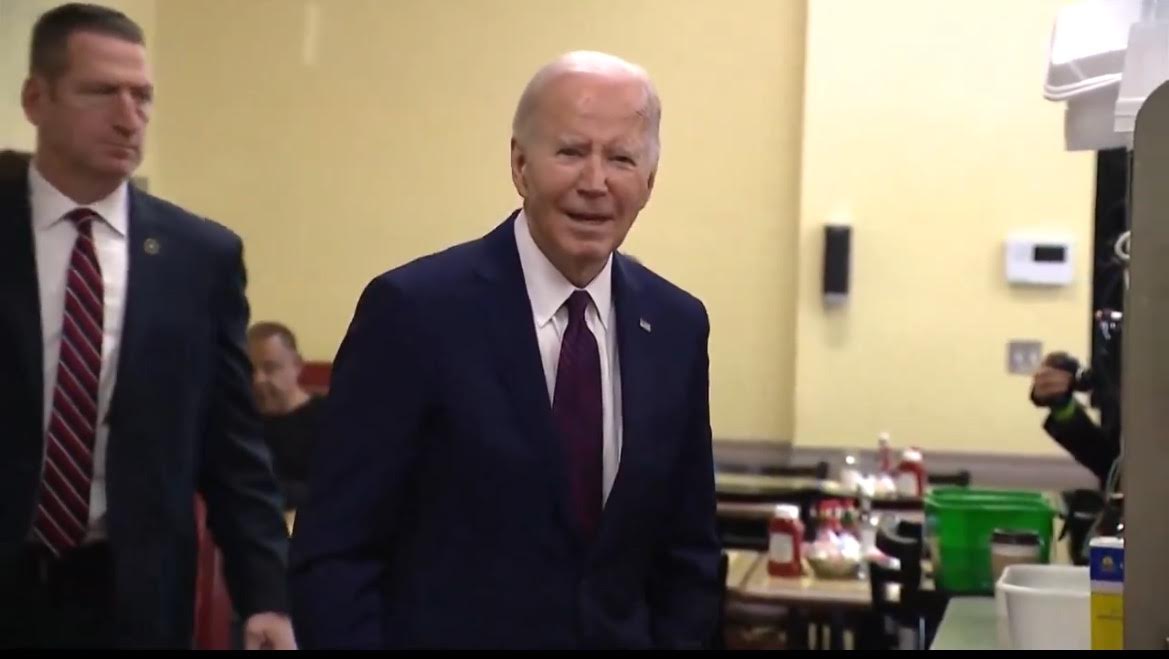 Justo en: Joe Biden se estrenará contra Trump y Doge en el primer discurso público desde que salió de la Casa Blanca esta noche | El experto de la puerta de entrada