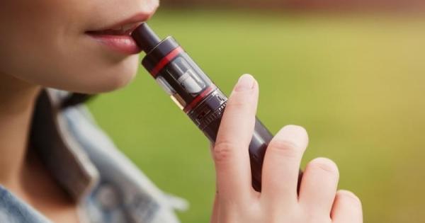 Vaping y fumar prohibición de las playas en los Baleares