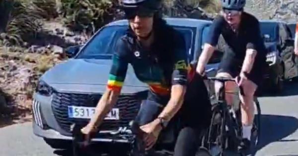 Video de largas colas y congestión en la carretera Formentor