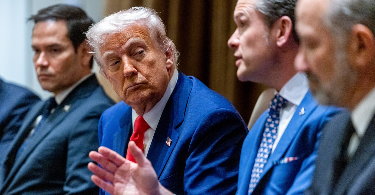 Por qué Trump está de pie por Hegseth, por ahora