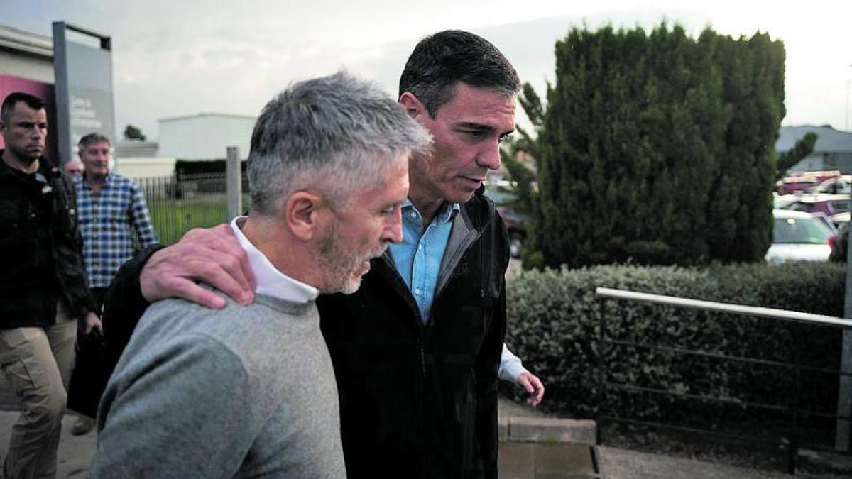 El pp anuncia que pedirá Comparador A Ministros por el Contrato de Las Balas y Puente Resta Importia A la Tensión en El Gobierno