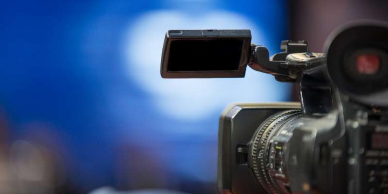 Generadores de videos de IA: transformación de materiales de capacitación corporativa