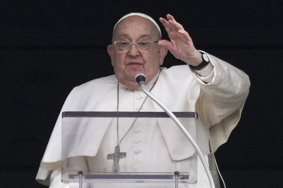 El Papa Francisco se viste de JD Vance, y nuevas razones para reírse de almizcle