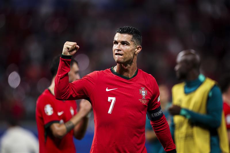 Cristiano Ronaldo lanza la primera tienda de insignia oficial de CR7® Life en Times Square, Hong Kong