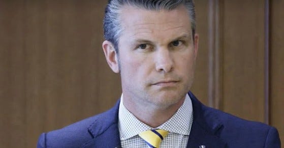Parece que Pete Hegseth será pateado en la acera