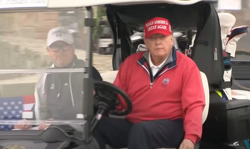 La Casa Blanca emite una declaración elogiando la victoria del golf de Trump como protestas de nación enfurecida