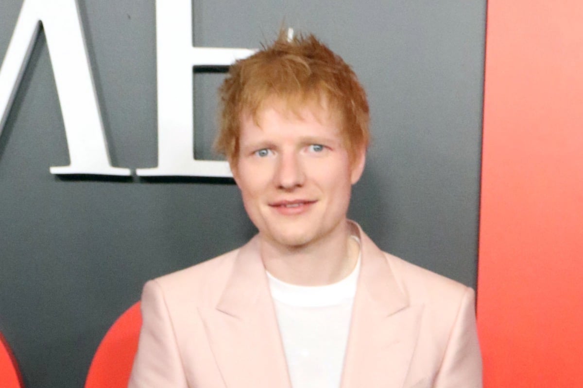 Ed Sheeran comparte una vieja foto de retroceso que presenta una sombra épica de Kanye West lanzada por Taylor Swift