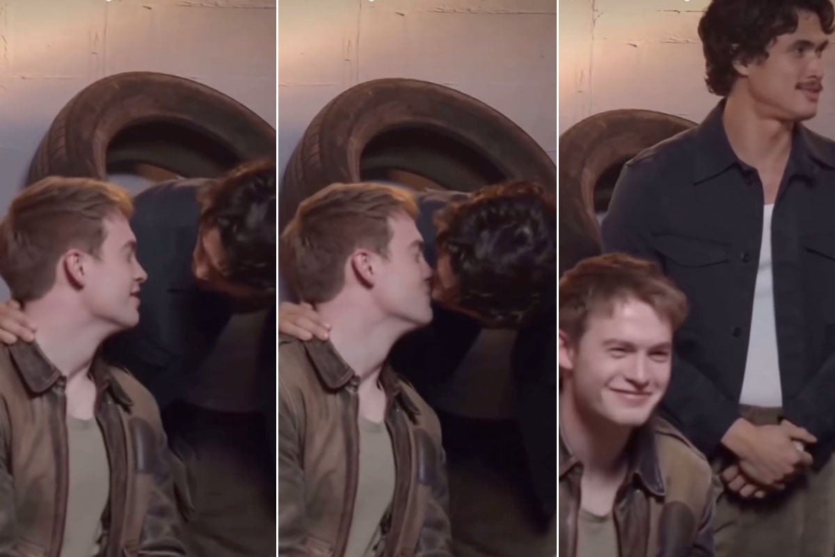 Kit Connor y Charles Melton tienen un poco de beso