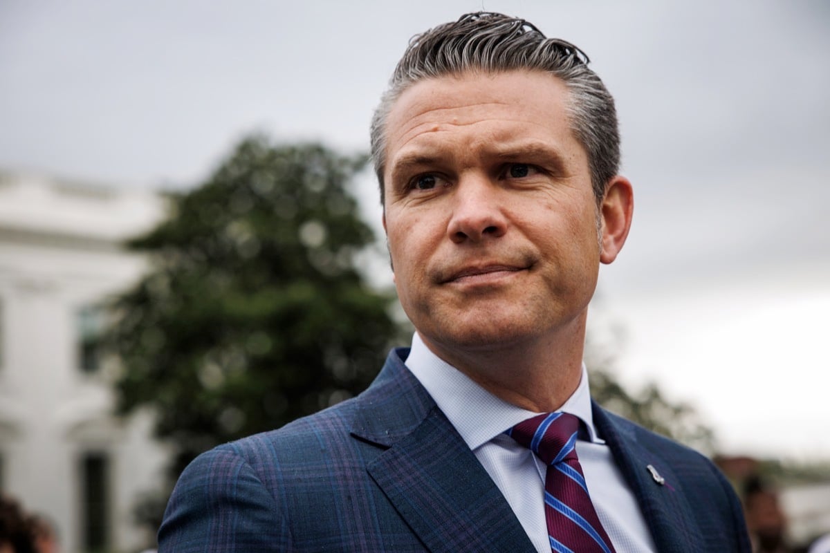 Pete Hegseth está instalando un estudio de maquillaje en el Pentágono. Serás tú, hermano.