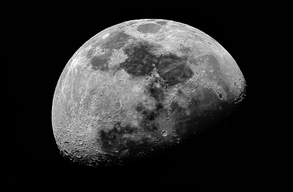 El asteroid del asesino de la ciudad no dañará la Tierra, pero puede golpear la luna en su lugar