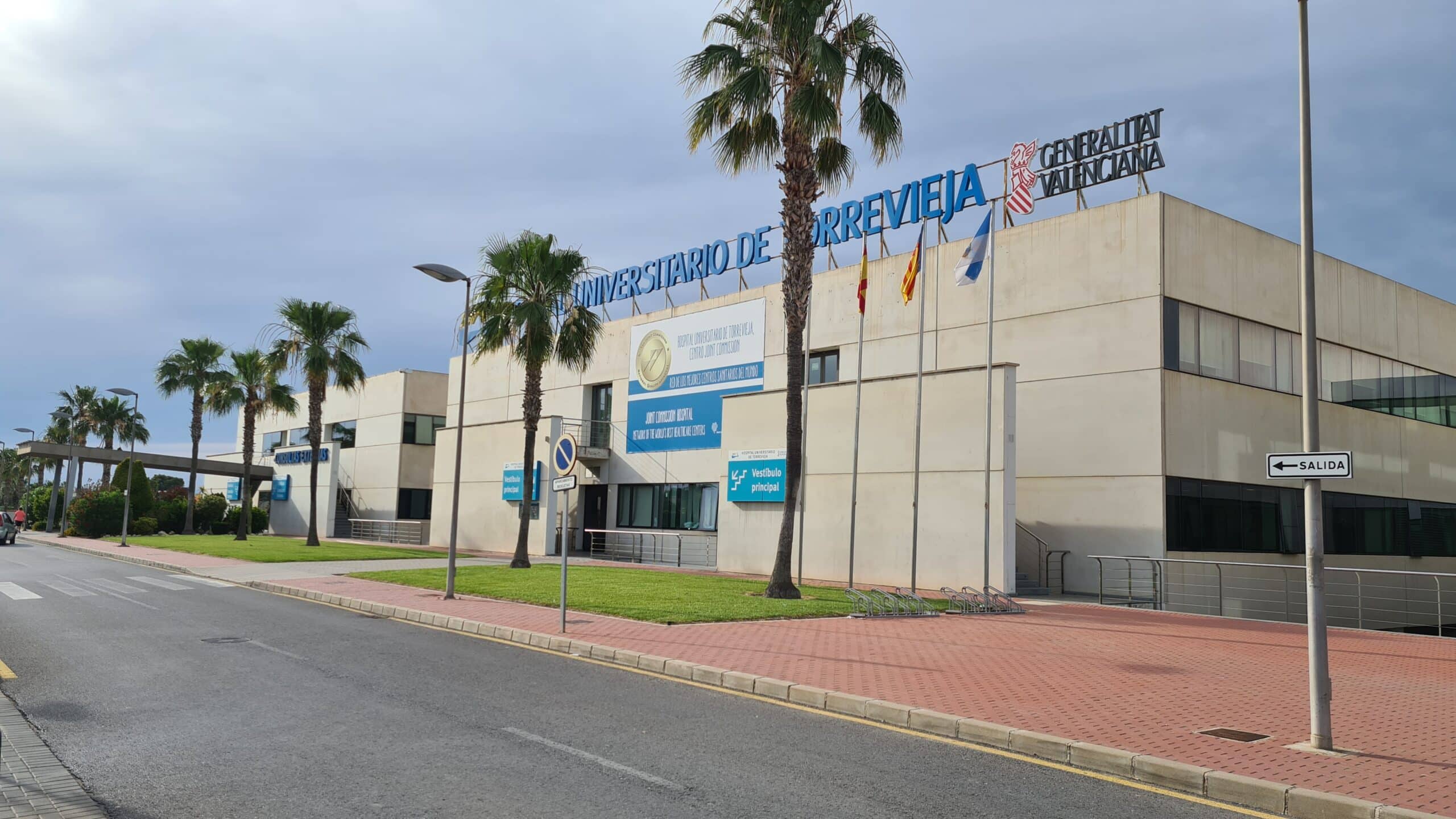 Pacientes en silla de ruedas de Torrevieja atrapados en el infierno de rehabilitación