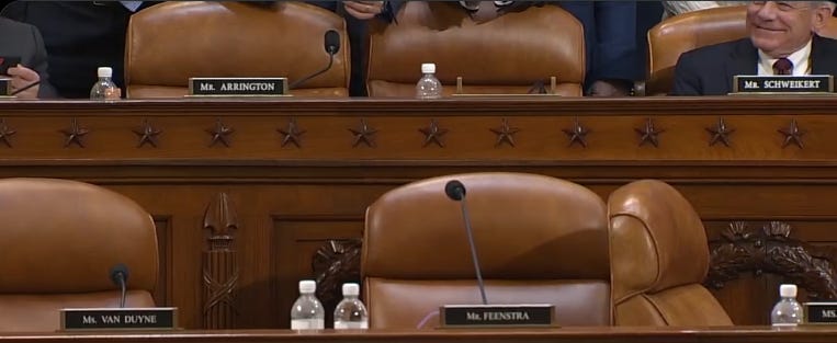 Los republicanos de la Cámara de Representantes avanzaron sus recortes de impuestos para los ricos, pero los demócratas lo hicieron herido